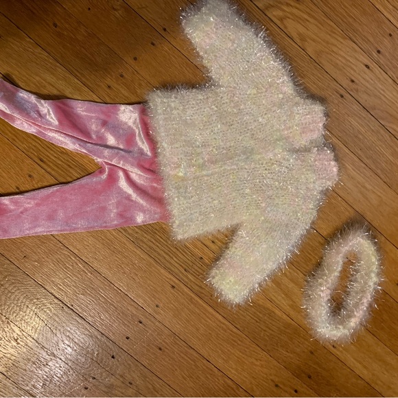 Retired American Girl doll, Samantha Parkington. With all shown outfits - Picture 16 of 16